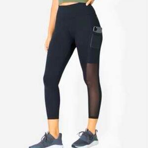 Fabletics Mila Highwaisted Pocket Capri
